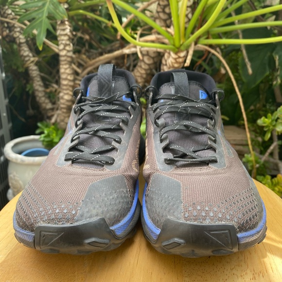 Nike Gore-Tex Men's Athletic Shoes - Picture 2 of 9